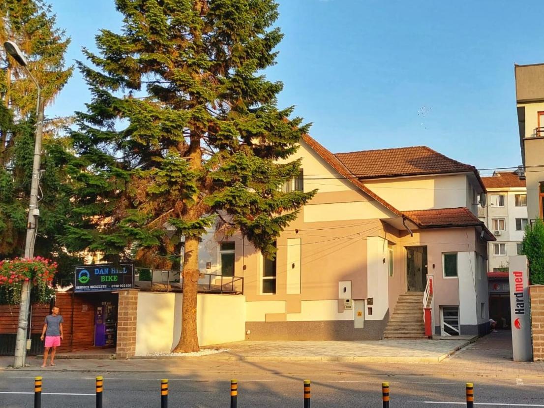 Willa Rhs Host Bystrzyca Zewnętrze zdjęcie